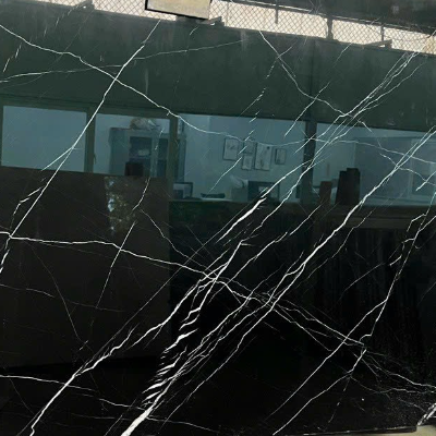 AV-đen chỉ trắng 